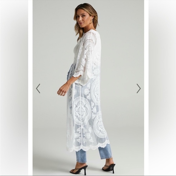 Showpo. Off The Grid Kimono In White Lace NWT M/L - Picture 4 of 15